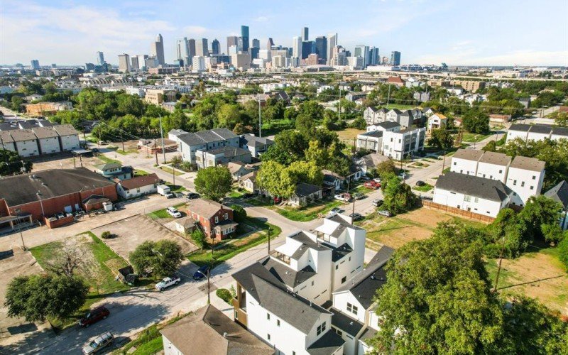 HOUSTON — THE MARKET LORRAINE CALLS HOME